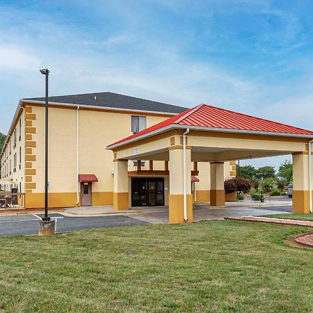 コンフォート イン アンド スイーツ モックスビル インターステート 40 Mocksville エクステリア 写真